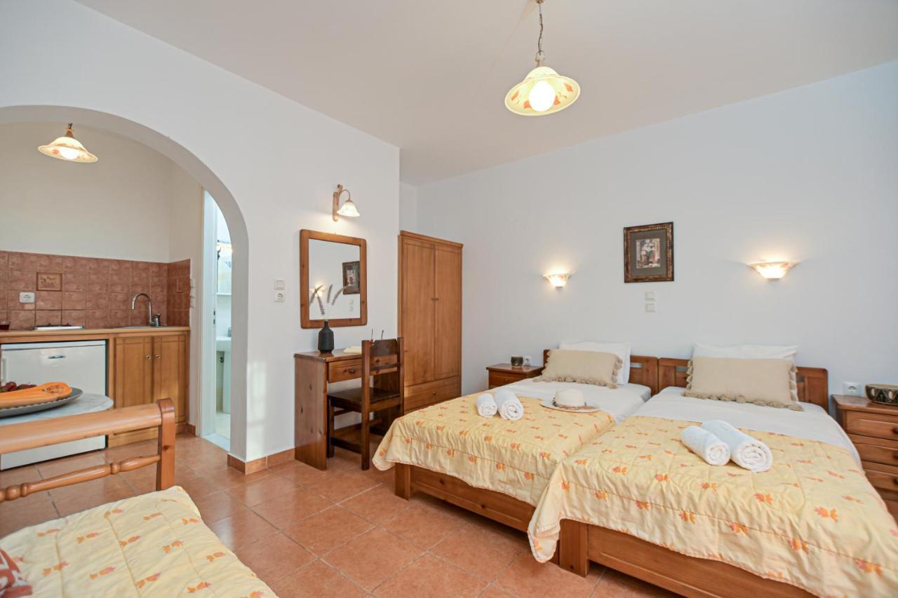 Alykes Studios & Suites Agios Prokopios  Exteriör bild