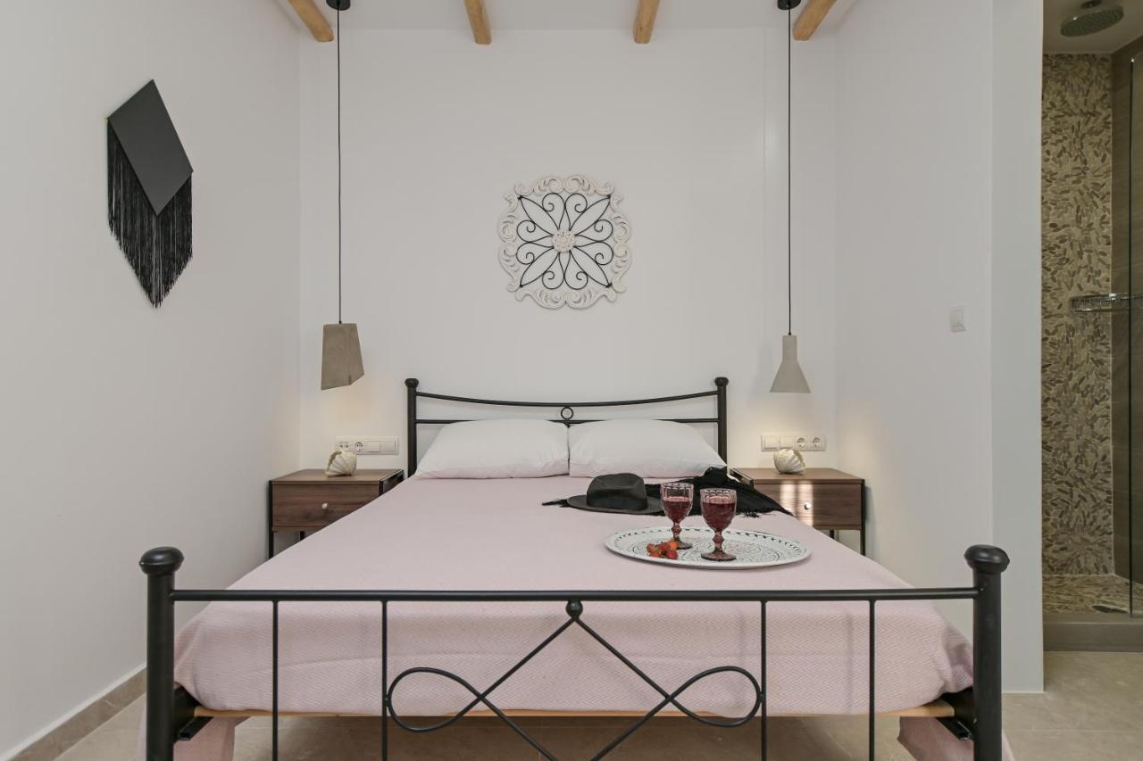 Alykes Studios & Suites Agios Prokopios  Exteriör bild